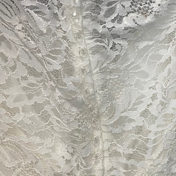 Wedding dress - Picture 1 of 5